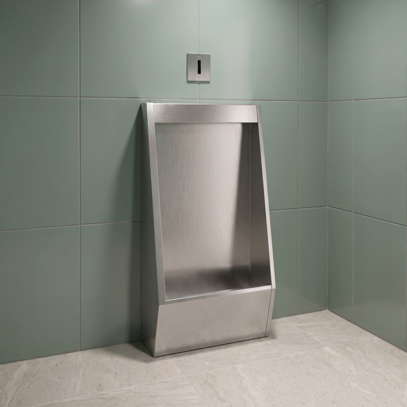 Stalle d’urinoir inox sur pied avec siphon accessible par trappe de service pour faciliter la maintenance