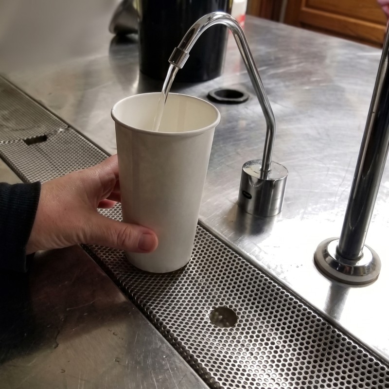 Robinet à détection infrarouge pour remplissage de verre sans contact Robinet à détection infrarouge pour remplissage de verre sans contact