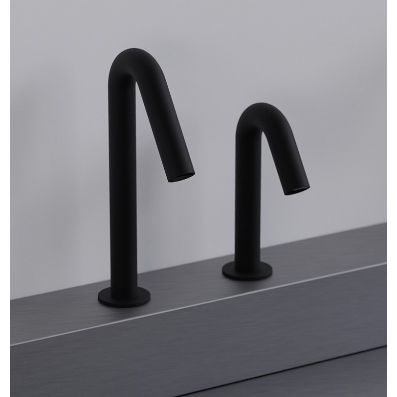 Distributeur design de savon ONE noir mat à détection