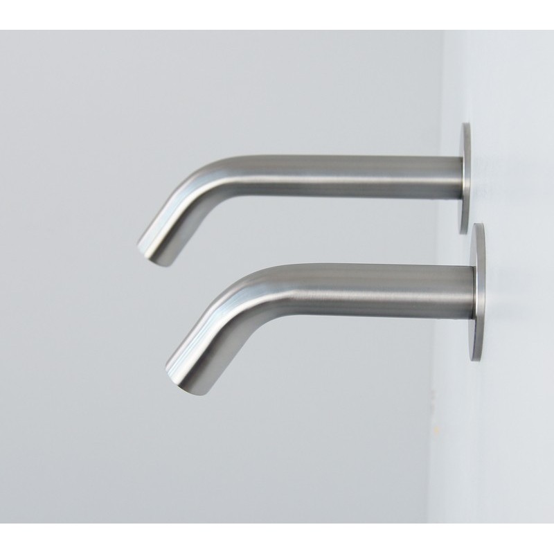 Lignes pures robinetterie eau et savon inox murale sans contact EXTREME WS