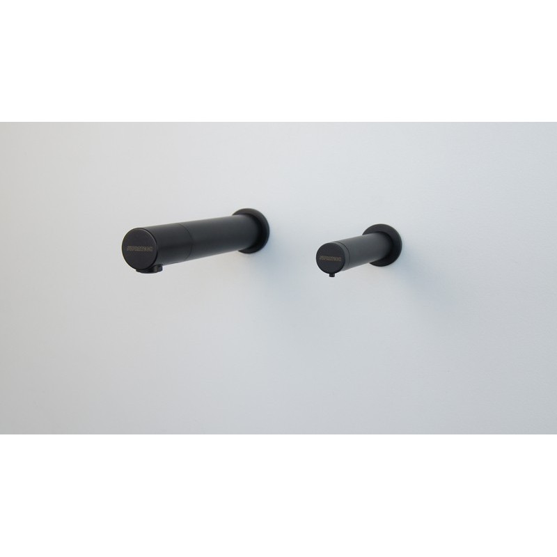 Robinet mural sans contact noir mat RONDEO avec distributeur de savon RONDEO design épuré tendance pour sanitaires collectifs