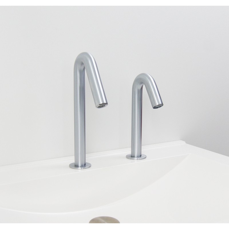 ONE Grifo electrónico con caño de 35° para lavabo, estilo limpio