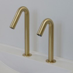 ONE Grifo electrónico con caño de 35° para lavabo, estilo limpio