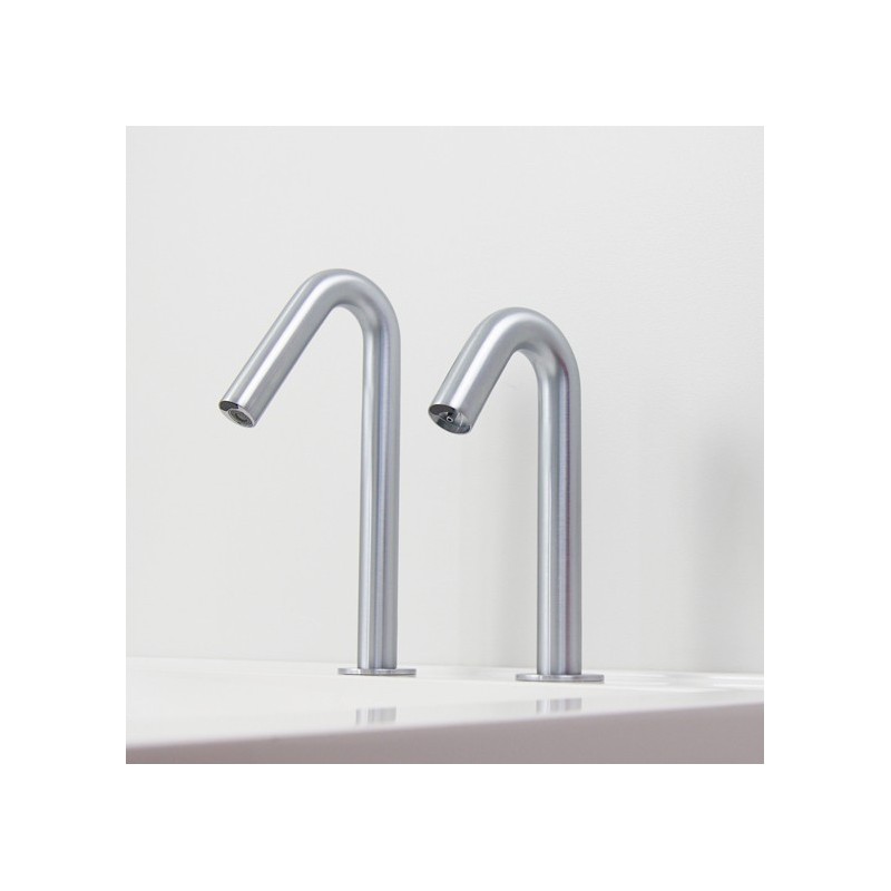 ONE Grifo electrónico con caño de 35° para lavabo, estilo limpio