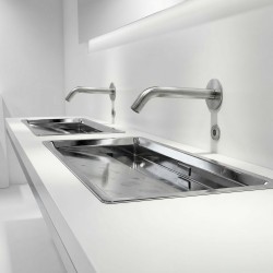 Touchless sensor for spout activation on washbasin