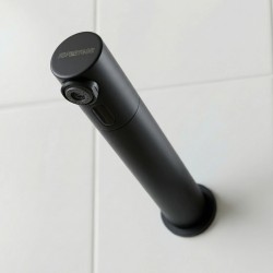 Robinet mural automatique RONDEO à détection infrarouge, finition noir mat Robinet mural automatique RONDEO à détection infrarouge, finition noir mat