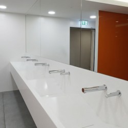 RONDEO professional touch-free wall-mounted soap dispenser for public places RONDEO professional touch-free wall-mounted soap dispenser for public places