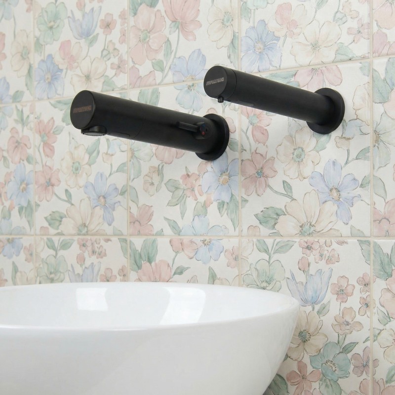 Mitigeur RONDEO sans contact noir mat et distributeur de savon pour hygiène pro et économies d’eau.