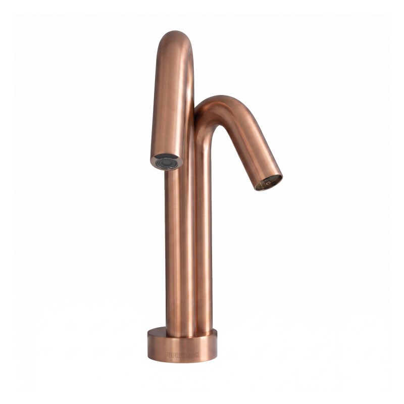 Hygiène et ergonomie d'utilisation du robinet ONE PVD Cuivre eau et savon sans contact Hygiène et ergonomie d'utilisation du robinet ONE PVD Cuivre eau et savon sans contact