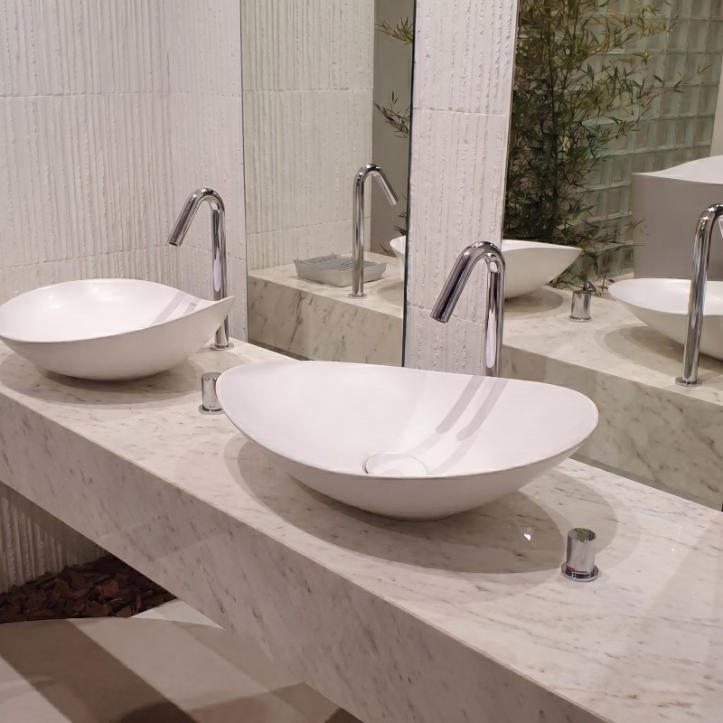Grifo automático ONE para lavabo sobre encimera con pulsador mezclador independiente