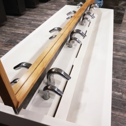 Grifos automáticos de agua y jabón de diseño integrado ALLURE DS para uso intensivo