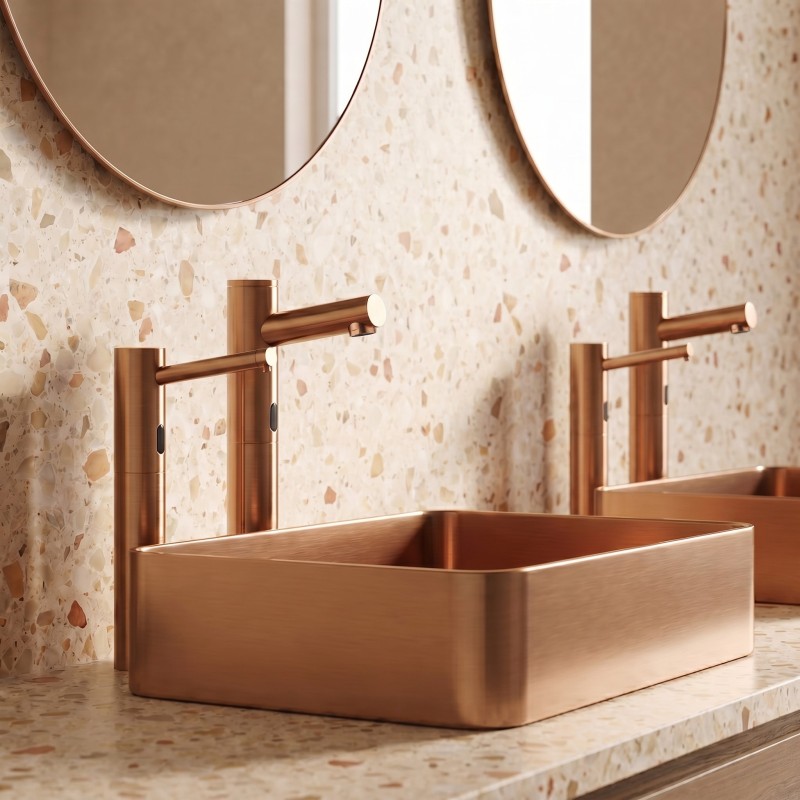 Robinet design ELITE bec haut sans contact avec distributeur de savon assorti
