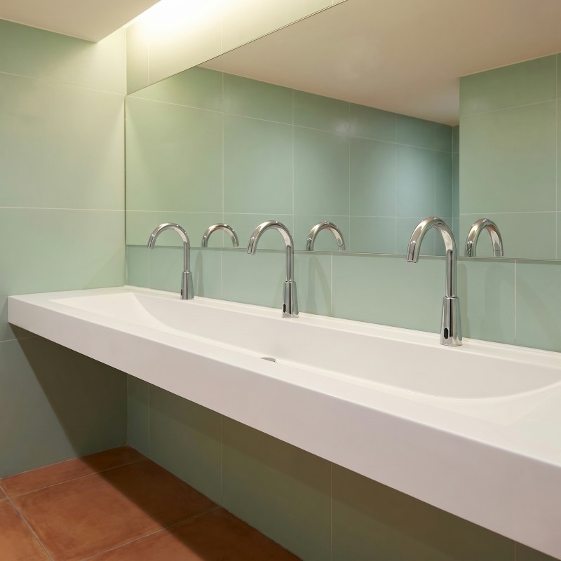 Robinet automatique AKWAVIVA bec surélevé pour lavabo collectif Robinet automatique AKWAVIVA bec surélevé pour lavabo collectif