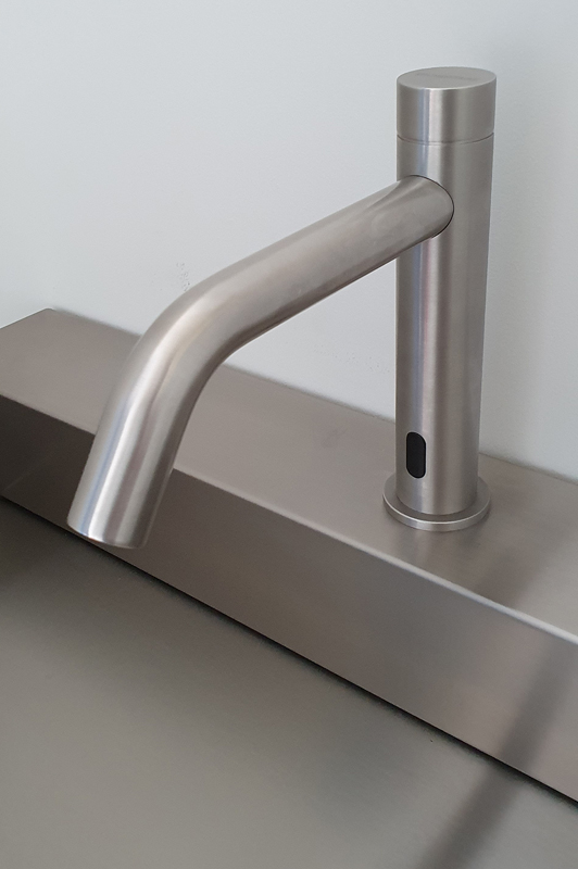 Robinet automatique inox design bec long EXTREME L