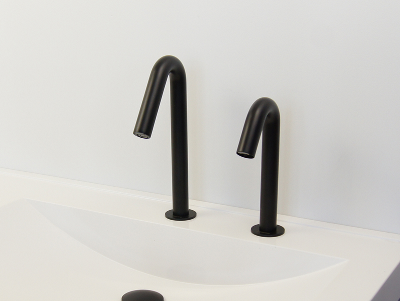 Robinet automatique design ONE noir mat eau et savon