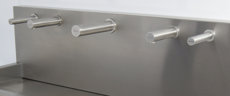 Séchoir électrique RONDEO inox sur lavabo